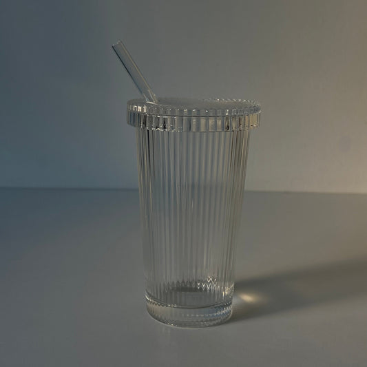 Geriffelter Glas-Cup